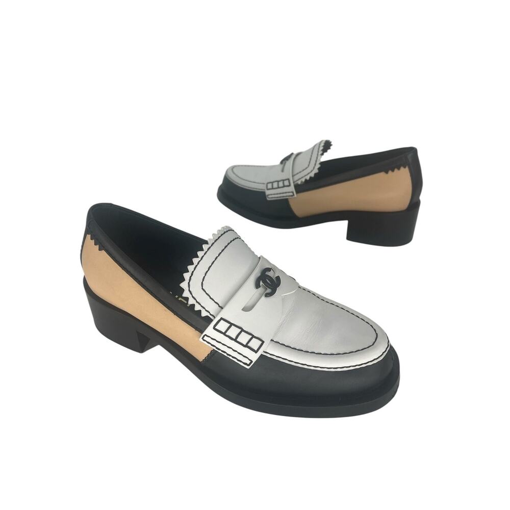 Chanel 2023 CC Tri Color Leather‎ Heeled Loafers 38.5
